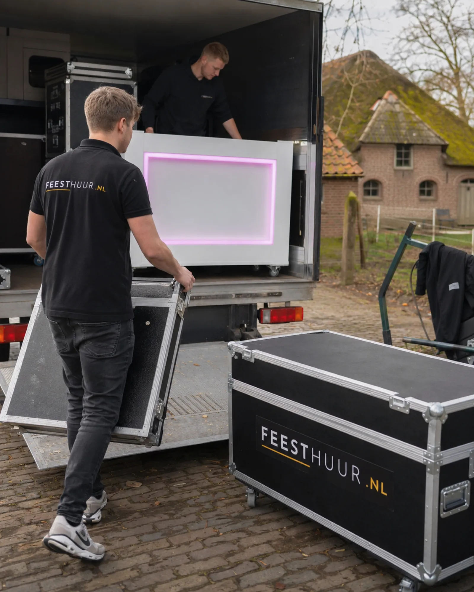 Dansvloer met laser-effecten en moving heads