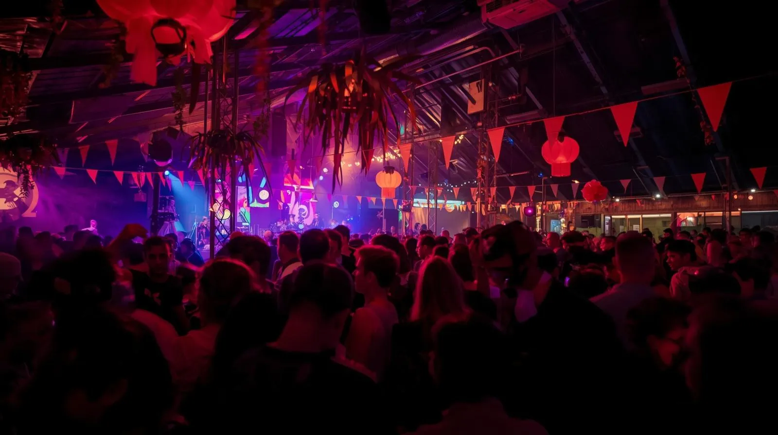 Sfeerimpressie: feestlocatie met complete opstelling