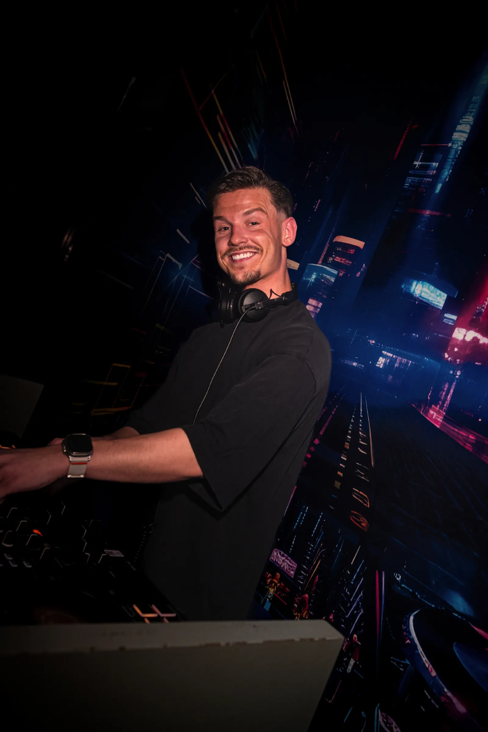 Sfeerimpressie: avondevent met DJ Rogee